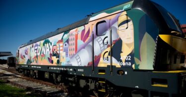 A Medway vai percorrer Portugal com a sua primeira locomotiva decorada, com uma instalação da artista visual e ilustradora portuguesa.